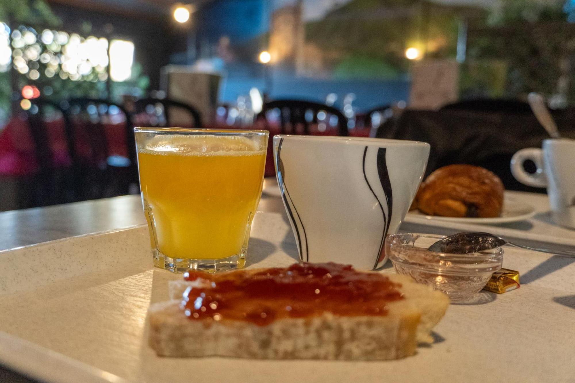 Cit'Hotel Restaurant Du Bowling De Мийо Екстериор снимка